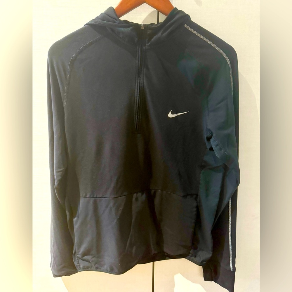 Men’s Nike dri-fit half zip. Size Small.